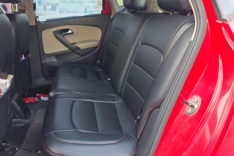 Used Volkswagen Polo 2013 1.6L Automatic Comfort Edition Interior 4