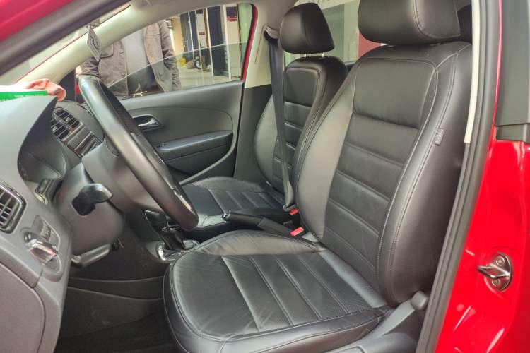 Used Volkswagen Polo 2013 1.6L Automatic Luxury Edition Left Front Seat
