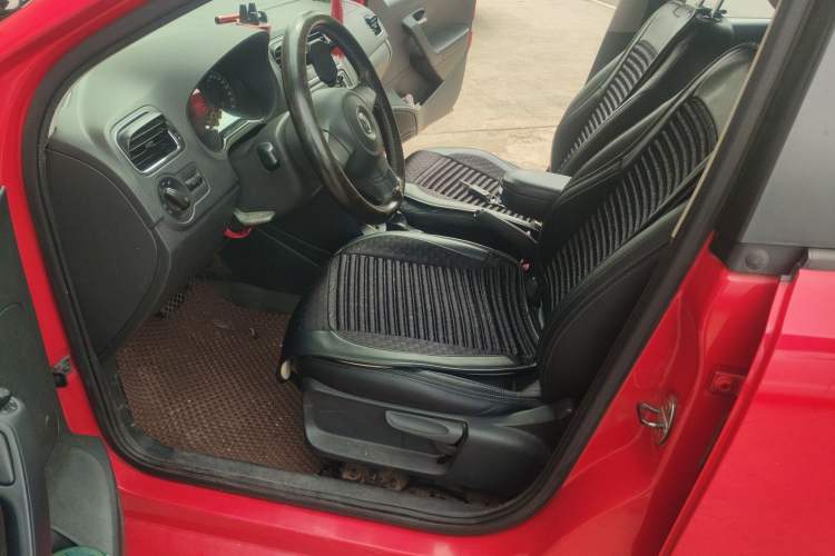 Used Volkswagen Polo 2013 1.6L Automatic Comfort Edition Left Front Seat