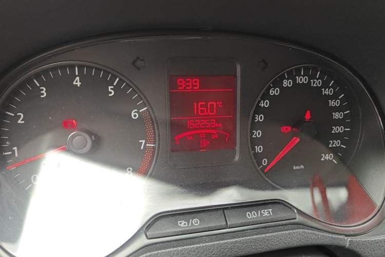 Used Volkswagen Polo 2013 1.4L Manual Fashion Edition Odometer Close Up