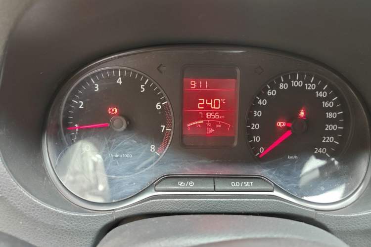 Used Volkswagen Polo 2013 1.4L Manual Fashion Edition Odometer Close Up