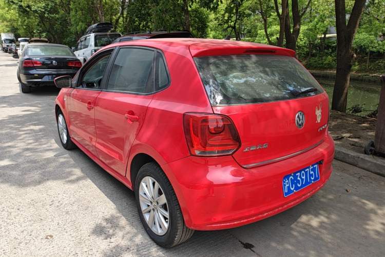 Used Volkswagen Polo 2013 1.6L Automatic Luxury Edition Rear Left 45 Deg