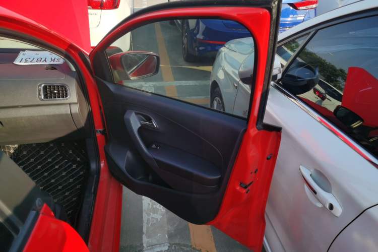 Used Volkswagen Polo 2013 1.6L Automatic Comfort Edition Right Front Door Interior