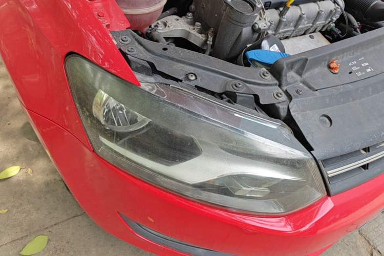 Used Volkswagen Polo 2013 1.6L Automatic Luxury Edition Right Front Headlight