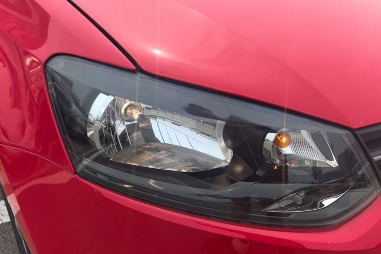 Used Volkswagen Polo 2013 1.4L Manual Fashion Edition Right Front Headlight