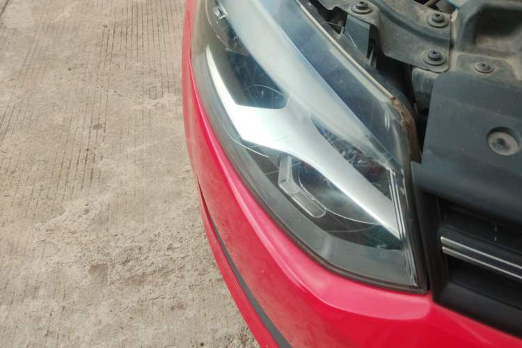 Used Volkswagen Polo 2013 1.6L Automatic Comfort Edition Right Front Headlight