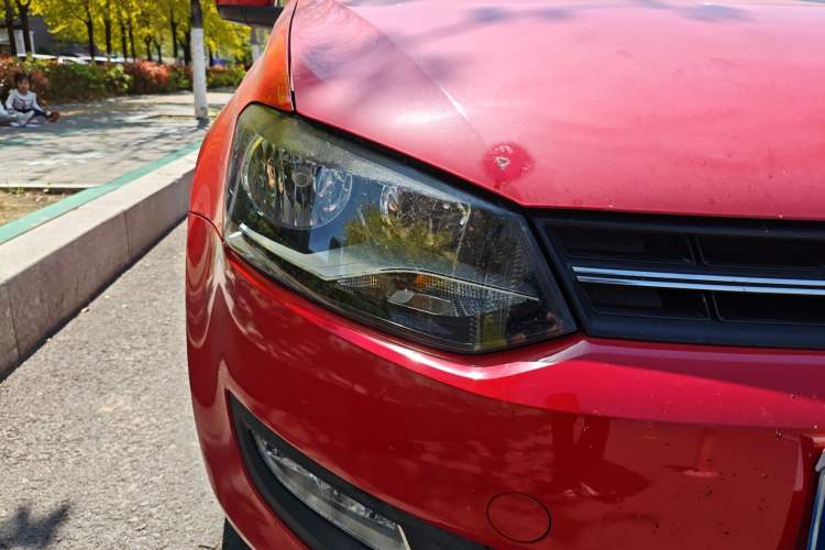 Used Volkswagen Polo 2013 1.6L Automatic Comfort Edition Right Front Headlight