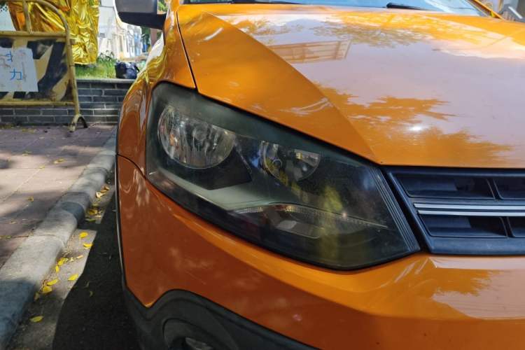 Used Volkswagen Polo 2013 1.6L Automatic Comfort Edition Right Front Headlight