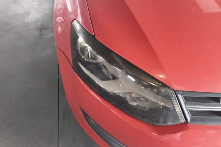 Used Volkswagen Polo 2013 1.6L Automatic Comfort Edition Right Front Headlight