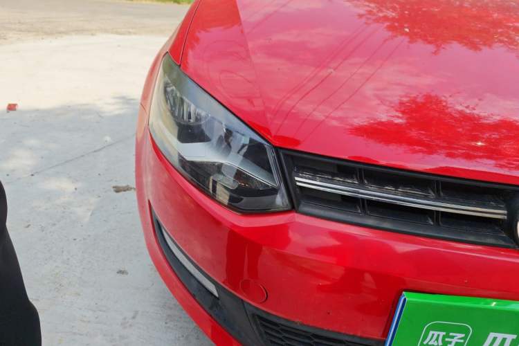 Used Volkswagen Polo 2013 1.4L Automatic Comfort Edition Right Front Headlight