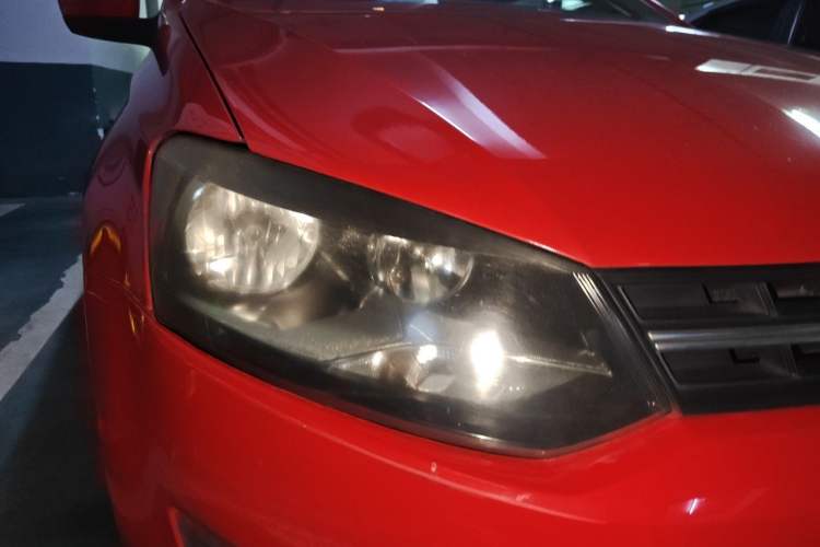 Used Volkswagen Polo 2013 1.6L Automatic Comfort Edition Right Front Headlight