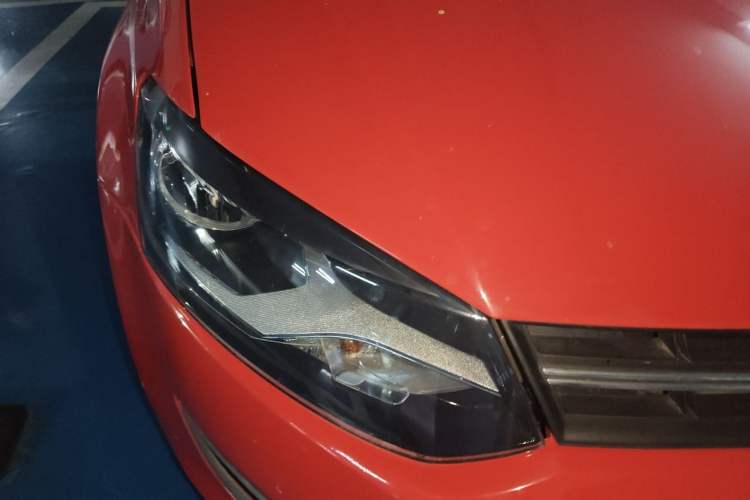 Used Volkswagen Polo 2013 1.4L Automatic Comfort Edition Right Front Headlight