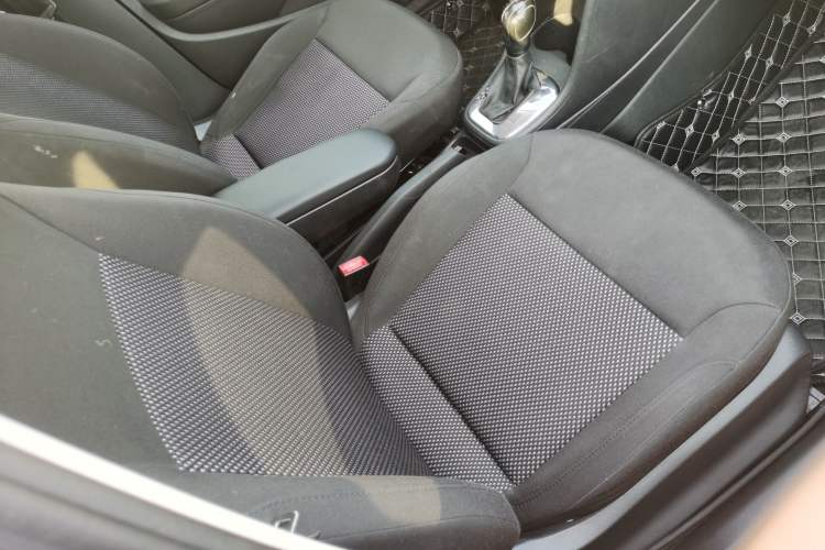 Used Volkswagen Polo 2013 1.6L Automatic Comfort Edition Right Front Seat