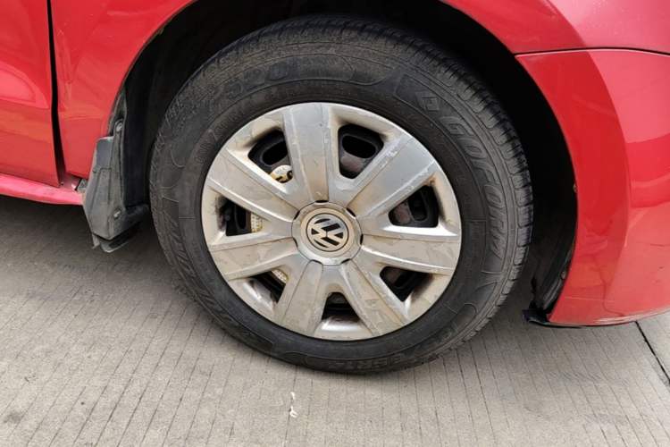 Used Volkswagen Polo 2013 1.4L Manual Fashion Edition Right Front Wheel Hub