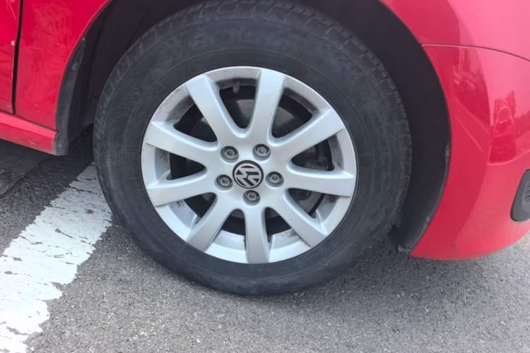 Used Volkswagen Polo 2013 1.4L Manual Fashion Edition Right Front Wheel Hub