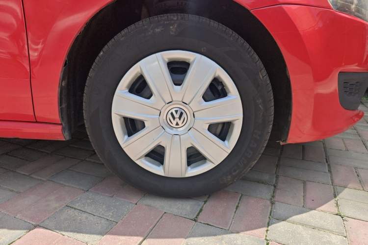 Used Volkswagen Polo 2013 1.4L Manual Fashion Edition Right Front Wheel Hub
