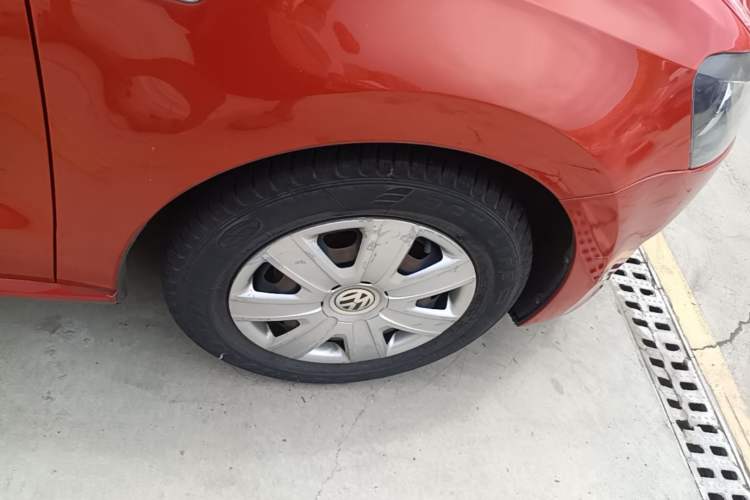 Used Volkswagen Polo 2013 1.4L Manual Fashion Edition Right Front Wheel Hub