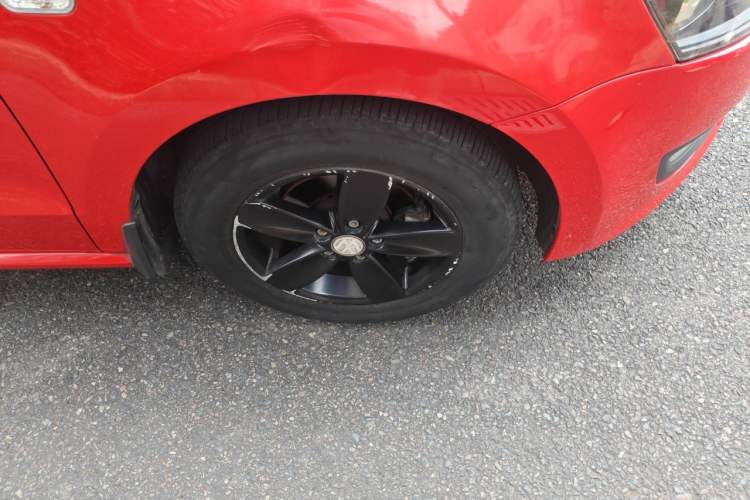 Used Volkswagen Polo 2013 1.4L Manual Fashion Edition Right Front Wheel Hub