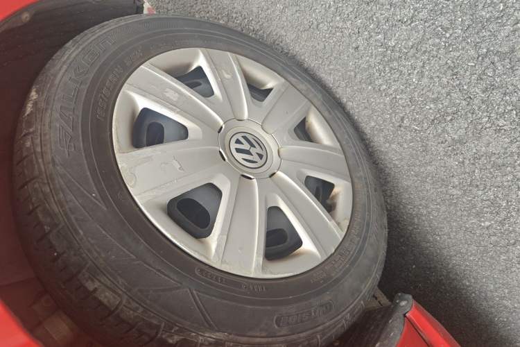 Used Volkswagen Polo 2013 1.4L Manual Fashion Edition Right Front Wheel Hub