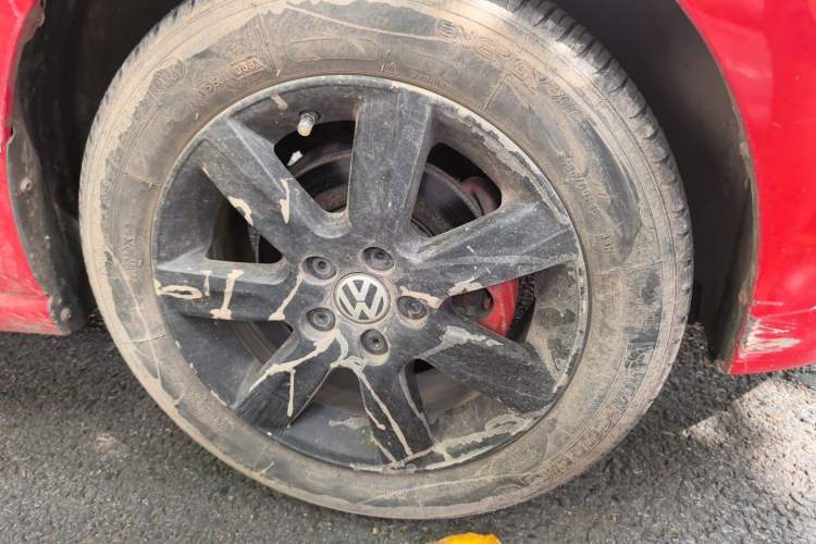 Used Volkswagen Polo 2013 1.6L Manual Comfort Edition Right Front Wheel Hub