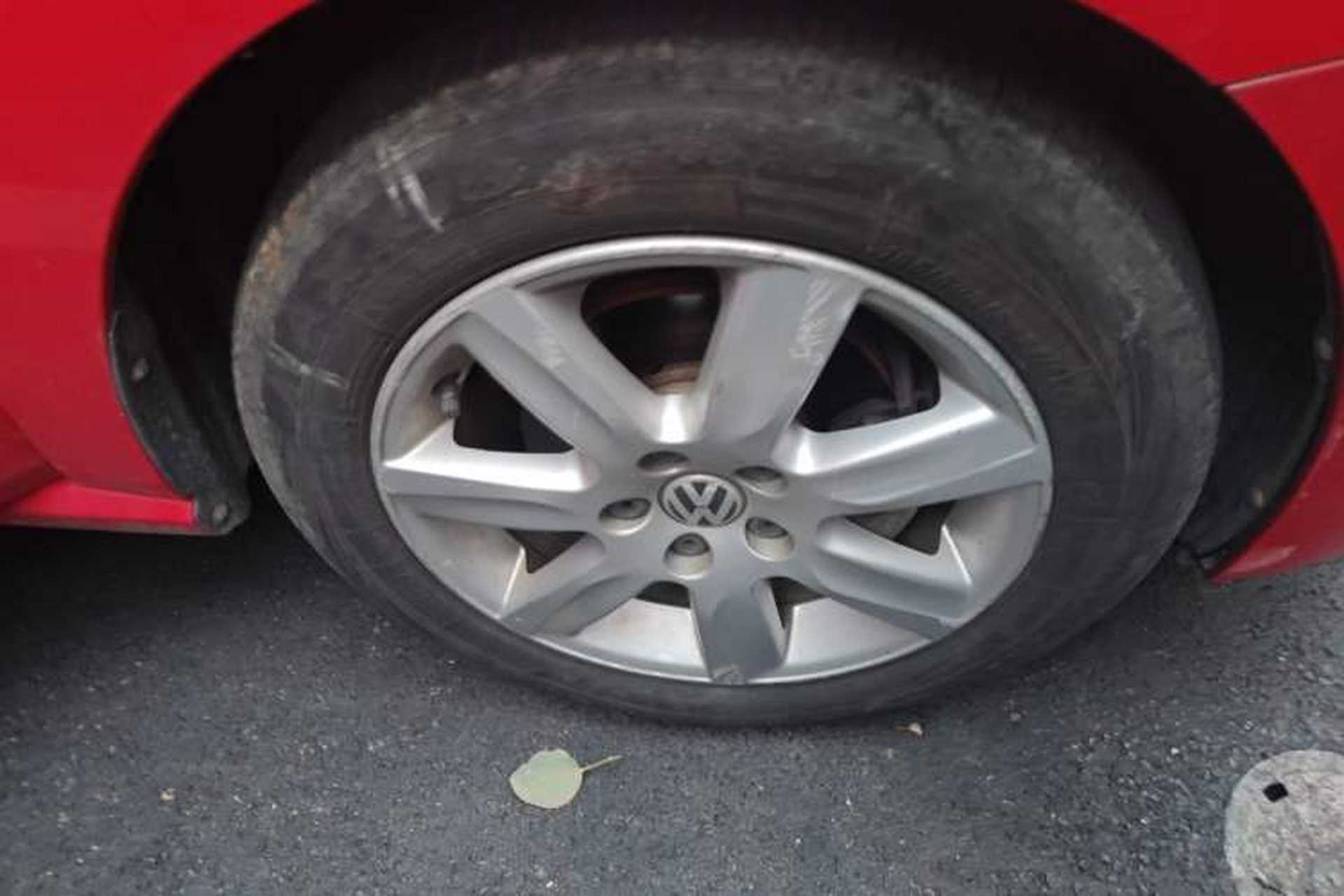 Used Volkswagen Polo 2013 1.6L Automatic Comfort Edition Right Front Wheel Hub