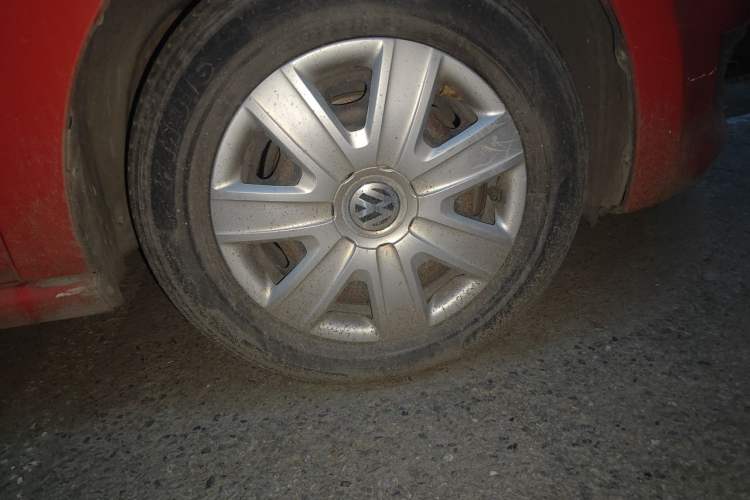 Used Volkswagen Polo 2013 1.4L Manual Fashion Edition Right Front Wheel Hub