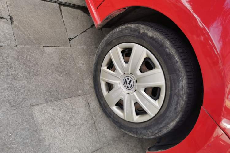 Used Volkswagen Polo 2013 1.4L Manual Fashion Edition Right Front Wheel Hub
