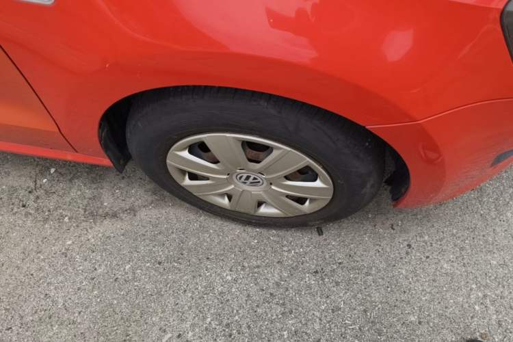 Used Volkswagen Polo 2013 1.4L Manual Fashion Edition Right Front Wheel Hub