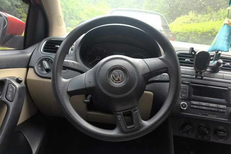 Used Volkswagen Polo 2013 1.6L Automatic Comfort Edition Steering Wheel