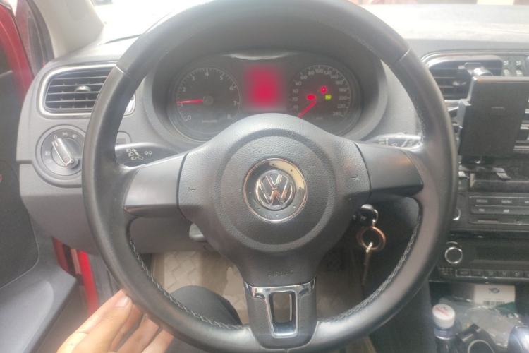 Used Volkswagen Polo 2013 1.4L Automatic Luxury Edition Steering Wheel