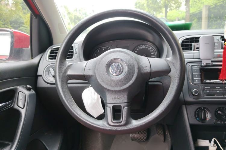 Used Volkswagen Polo 2013 1.4L Automatic Comfort Edition Steering Wheel
