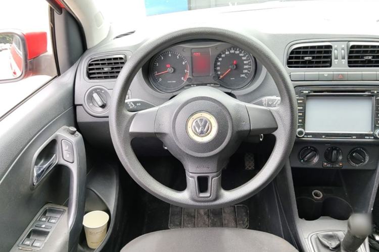 Used Volkswagen Polo 2013 1.4L Manual Fashion Edition Steering Wheel