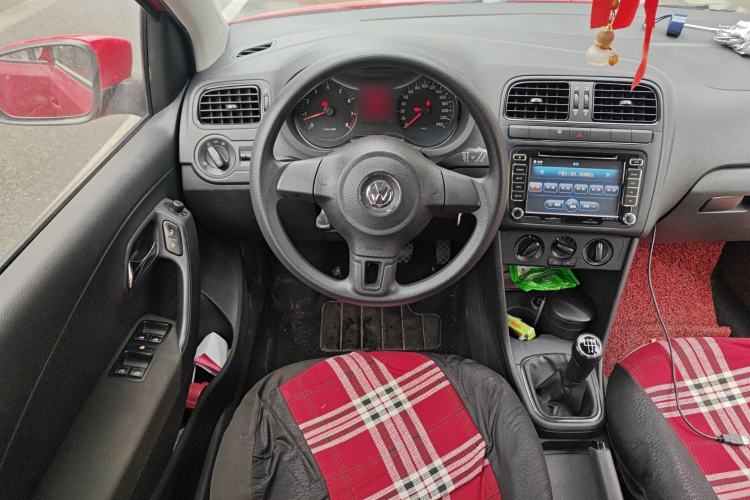 Used Volkswagen Polo 2013 1.4L Manual Fashion Edition Steering Wheel