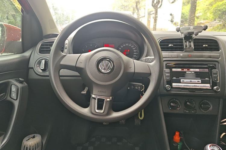 Used Volkswagen Polo 2013 1.4L Manual Fashion Edition Steering Wheel