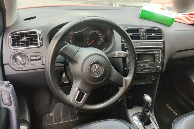 Used Volkswagen Polo 2013 1.6L Automatic Luxury Edition Steering Wheel