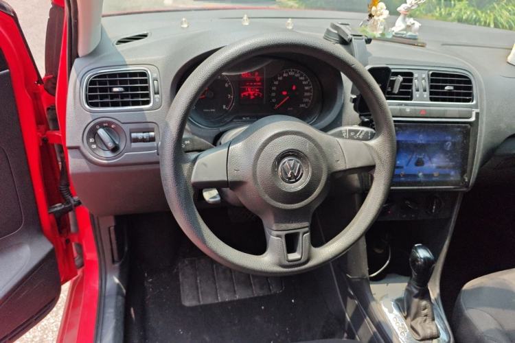 Used Volkswagen Polo 2013 1.4L Automatic Comfort Edition Steering Wheel