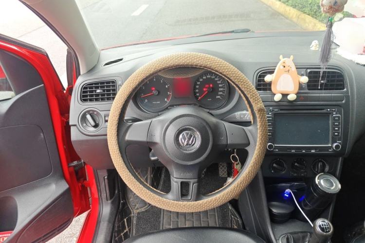 Used Volkswagen Polo 2013 1.4L Manual Fashion Edition Steering Wheel