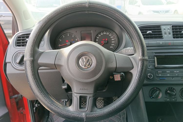 Used Volkswagen Polo 2013 1.4L Manual Fashion Edition Steering Wheel