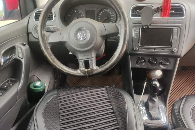 Used Volkswagen Polo 2013 1.6L Automatic Comfort Edition Steering Wheel