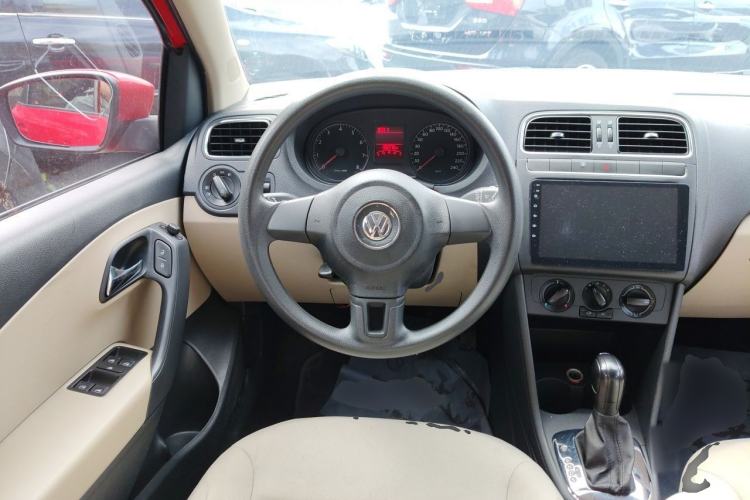 Used Volkswagen Polo 2013 1.6L Automatic Comfort Edition Steering Wheel