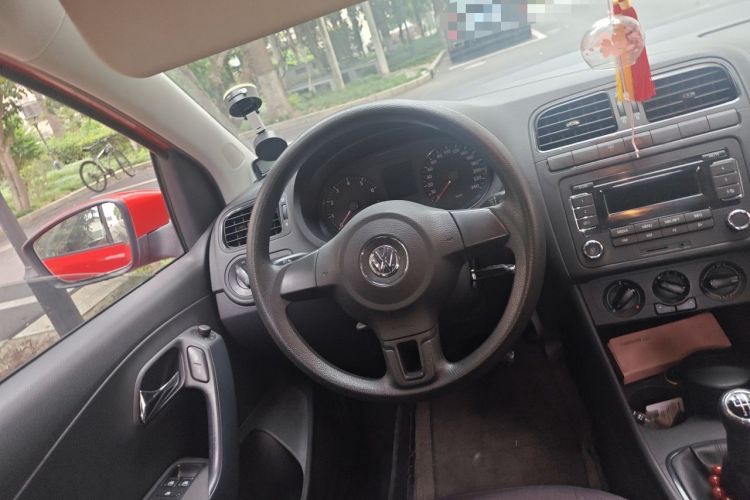 Used Volkswagen Polo 2013 1.4L Manual Fashion Edition Steering Wheel