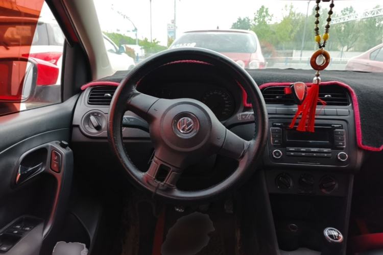 Used Volkswagen Polo 2013 1.4L Manual Fashion Edition Steering Wheel