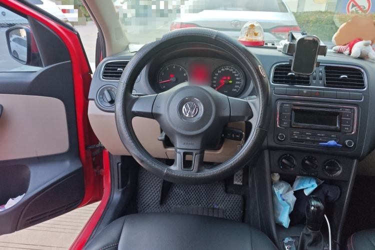 Used Volkswagen Polo 2013 1.6L Automatic Comfort Edition Steering Wheel