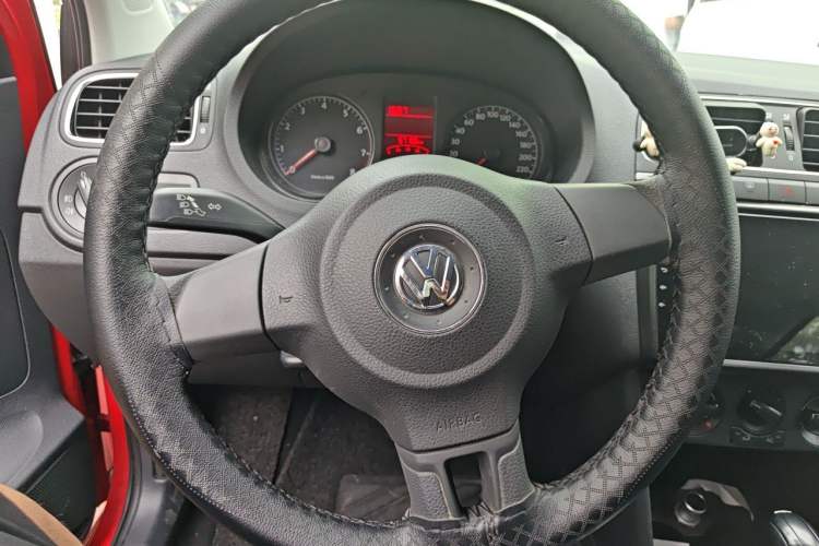 Used Volkswagen Polo 2013 1.6L Automatic Comfort Edition Steering Wheel