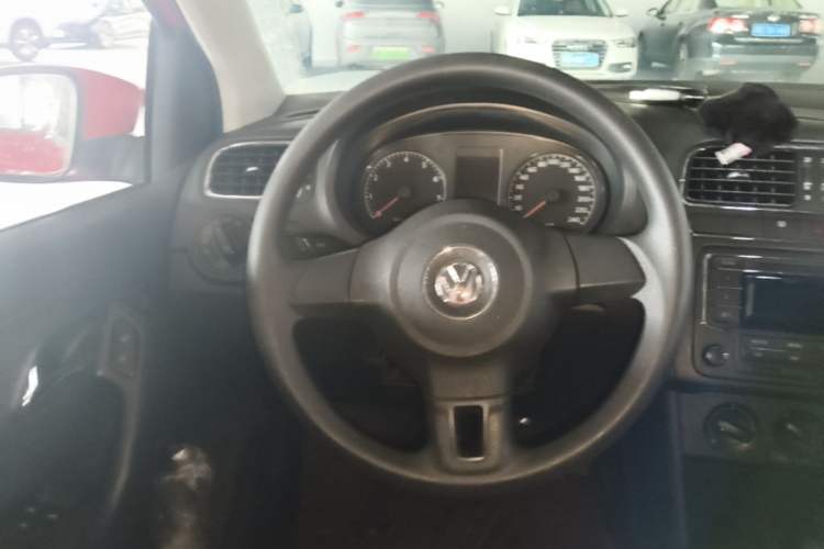 Used Volkswagen Polo 2013 1.6L Automatic Comfort Edition Steering Wheel
