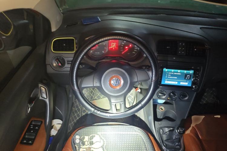 Used Volkswagen Polo 2013 1.4L Manual Fashion Edition Steering Wheel