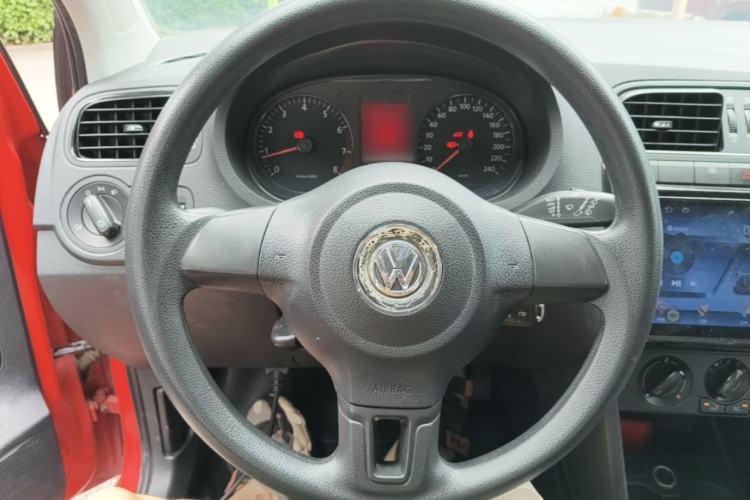 Used Volkswagen Polo 2013 1.4L Manual Fashion Edition Steering Wheel