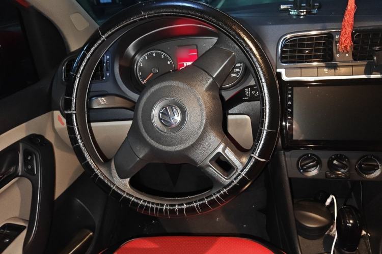 Used Volkswagen Polo 2013 1.6L Automatic Comfort Edition Steering Wheel