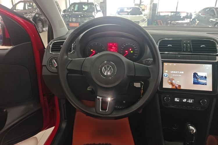 Used Volkswagen Polo 2013 1.4L Automatic Luxury Edition Steering Wheel
