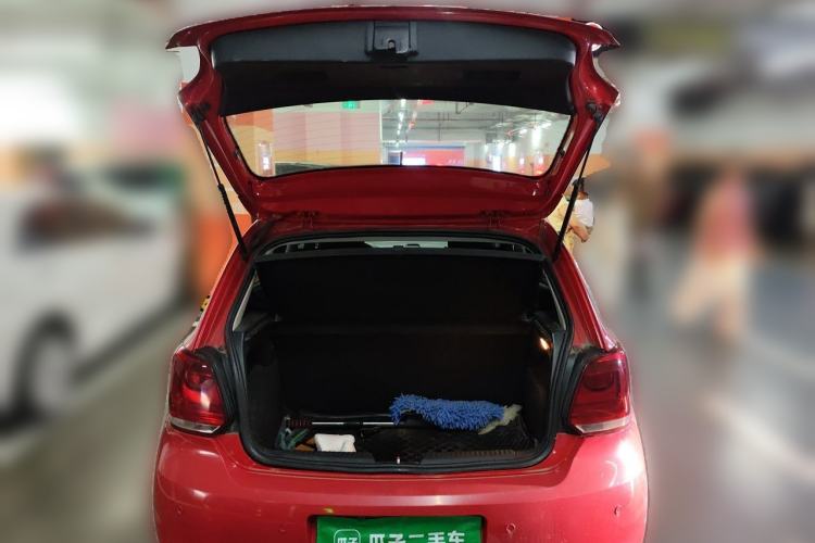 Used Volkswagen Polo 2013 1.4L Manual Fashion Edition Trunk